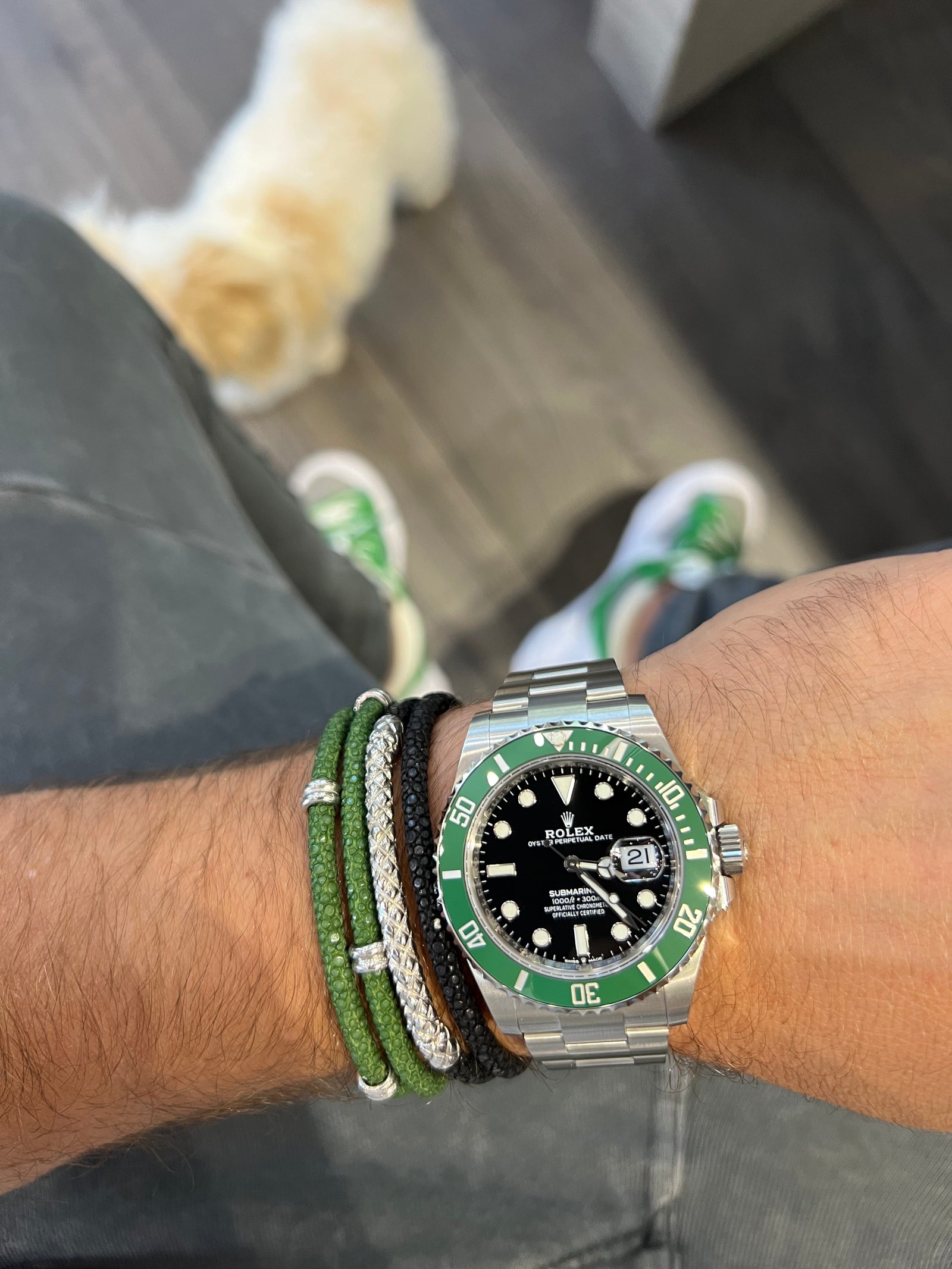 B425 Sterling Silver on Lush Green Stingray – StingHD