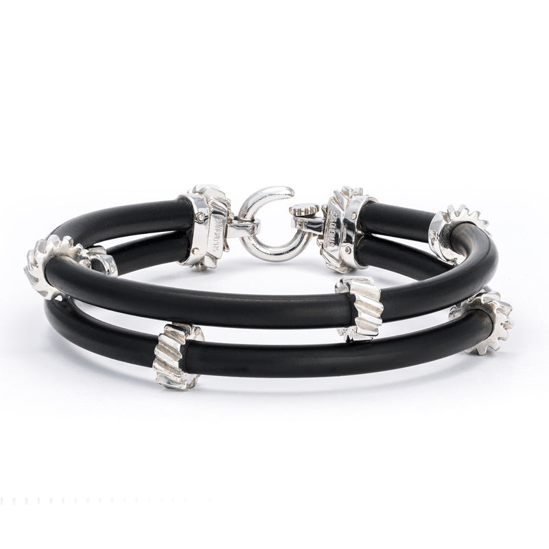 Rubber bracelet in black colour, shiny steel tag, cut-outs - stars |  Jewellery Eshop EU